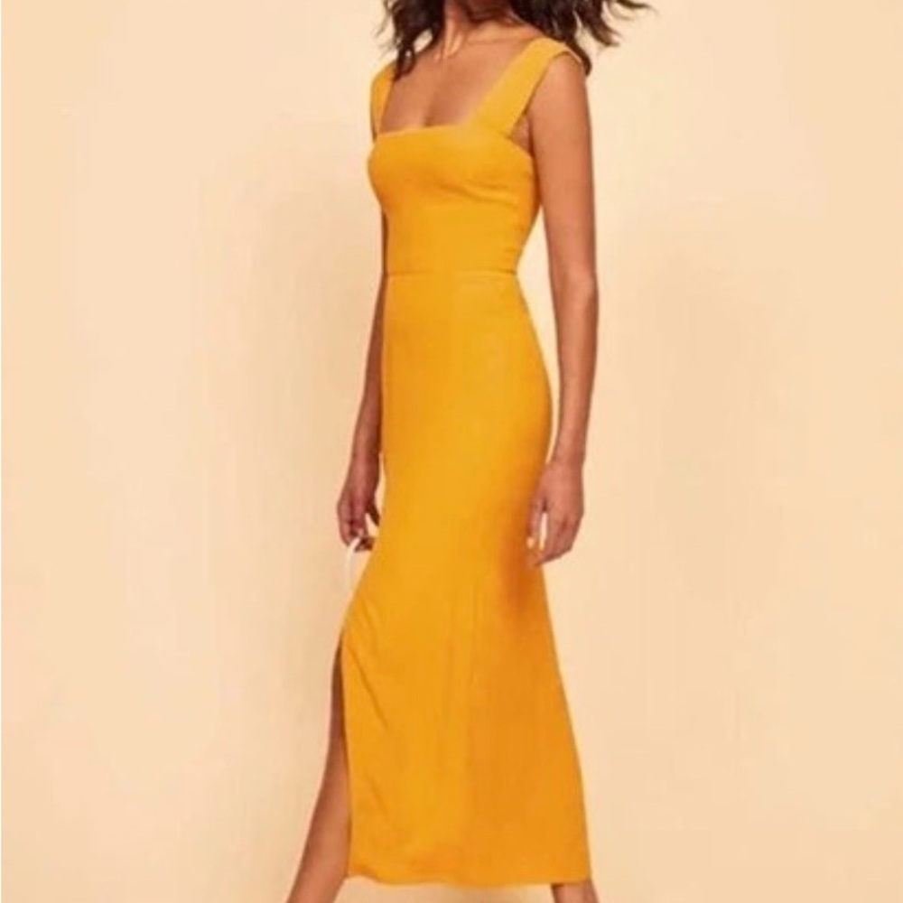 Elegant Yellow Sleeveless Dress